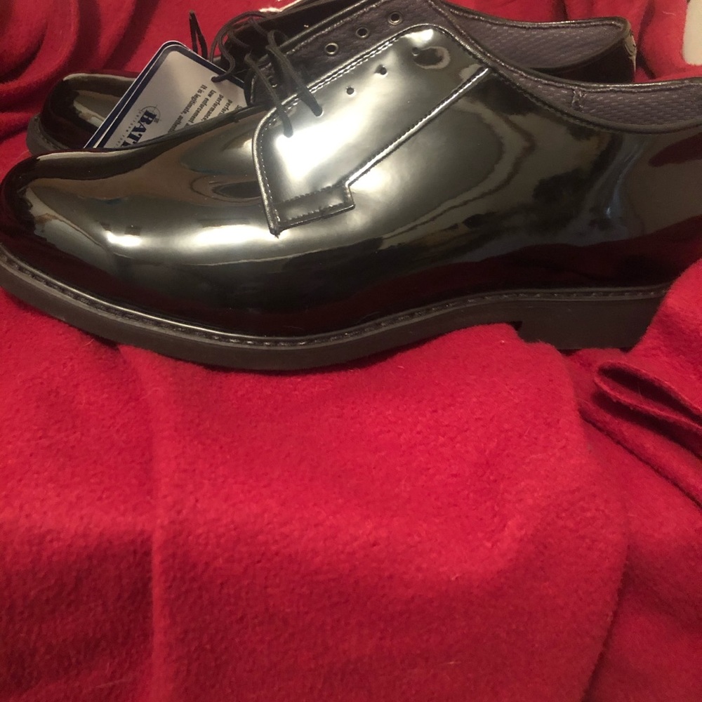 Bates-Lites Black High Gloss Oxford